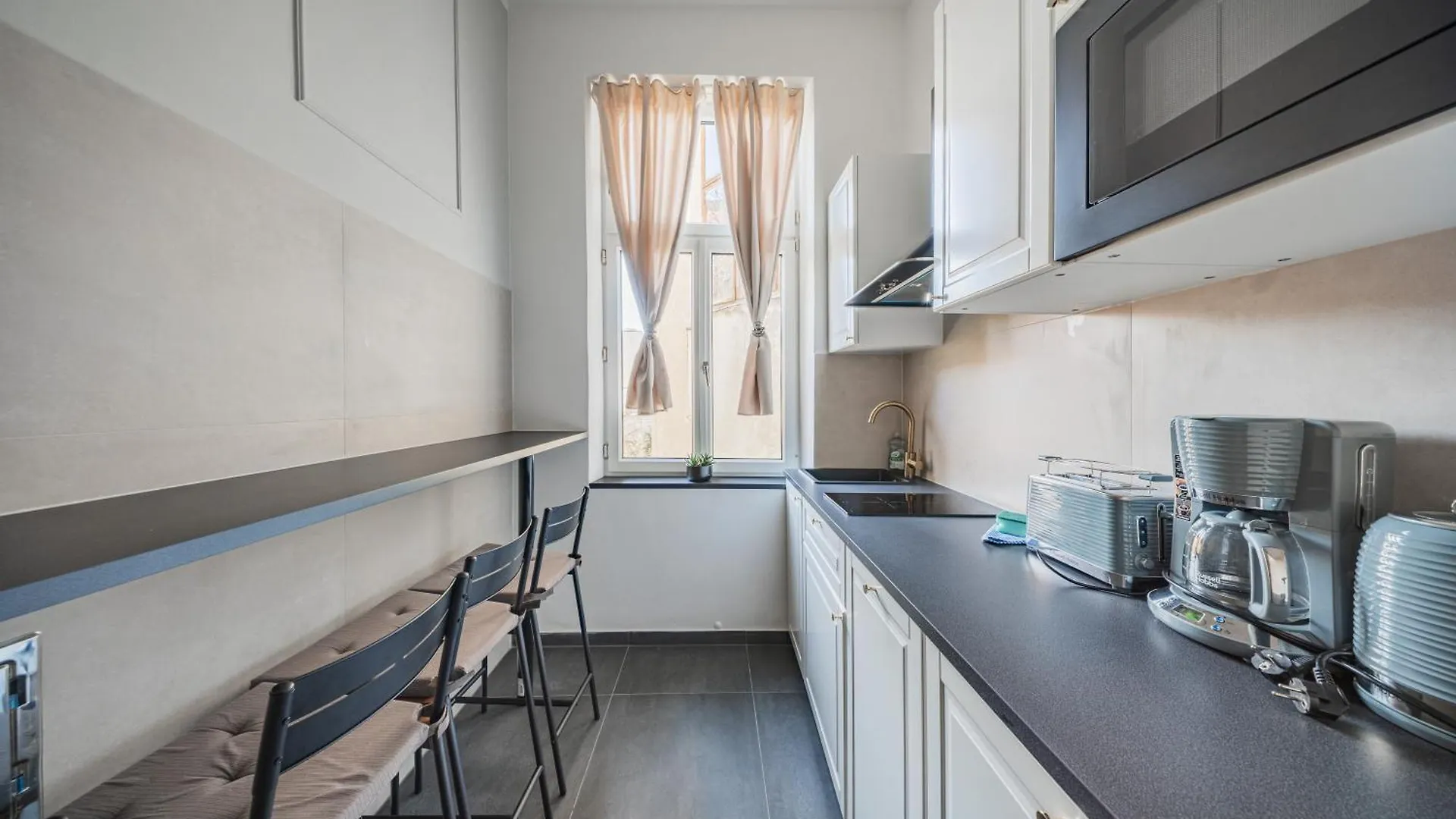 Nobile Schoenbrunn Residences Vienna 0*,